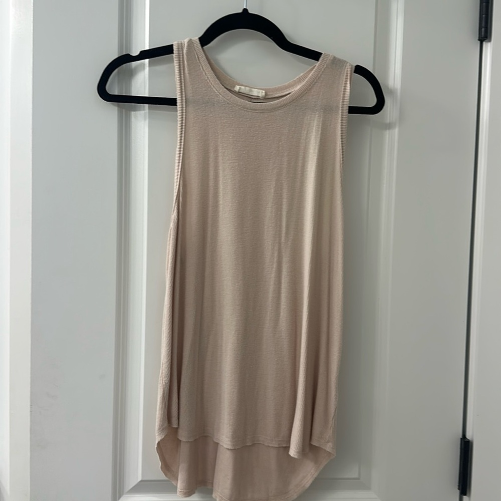 Tan tank